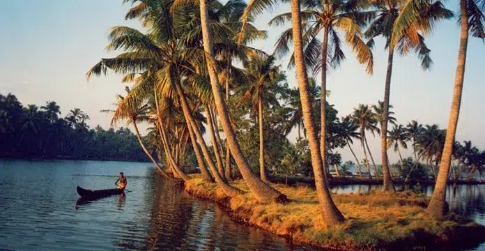 Best Backwaters Destinations in Kerala